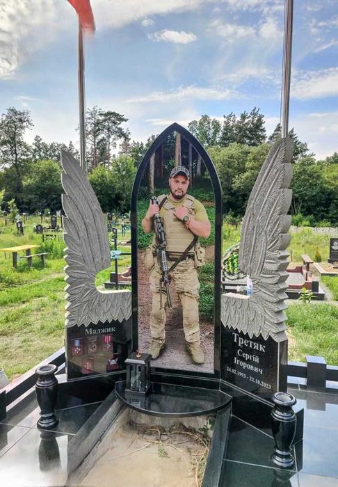 Памятники, Надгробия. Оградки. Установка работа под ключ. Кривой Рог.