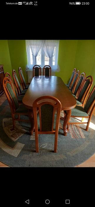 Stół rozkładany i 12 krzeseł