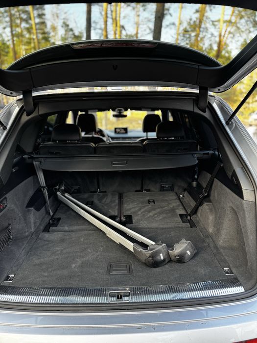 Продам Audi Q7 2017