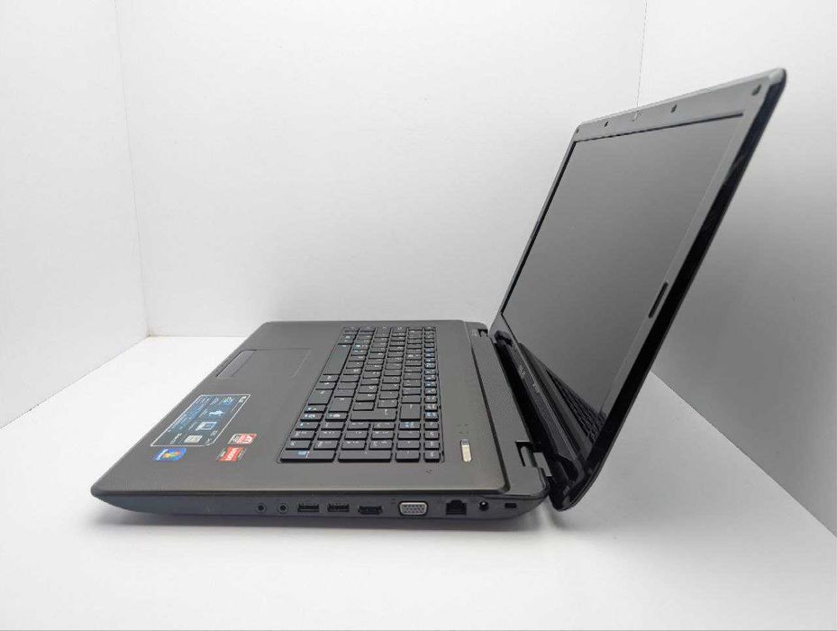 Asus X72D AMD Phenom ll N830 Ram8Gb HDD:330Gb AMD Radeon 5470 1Gb 17.3