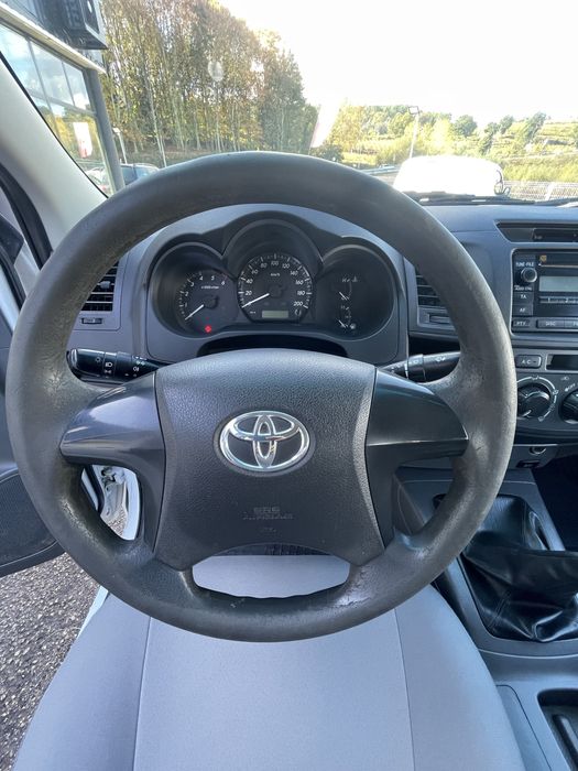 Toyota Hilux 4x2 D4D 145cv