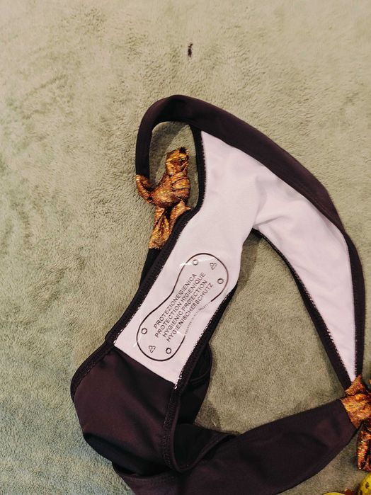 Kostium strój kąpielowy dwuczęściowy złoty świecący.