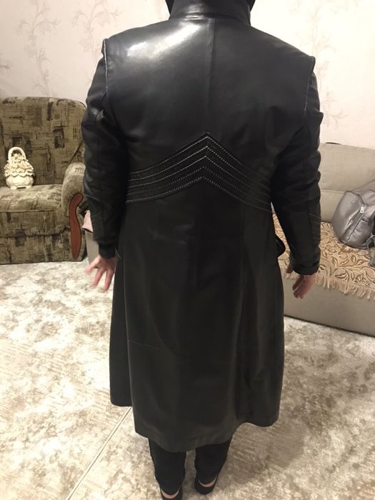 Продам шкіряний плащ