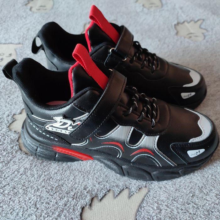 Демісезонні кросівки