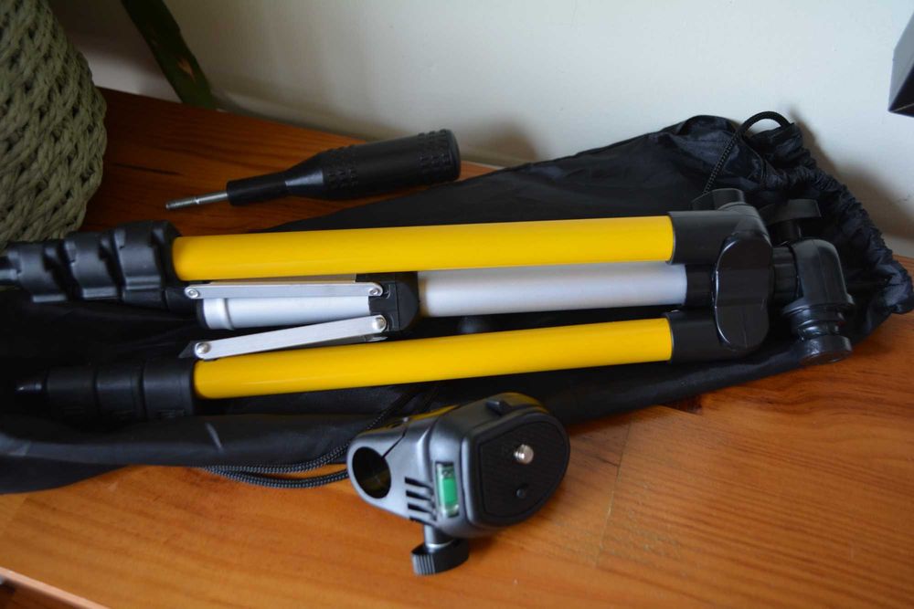 Tripod (as new)64751068653955122