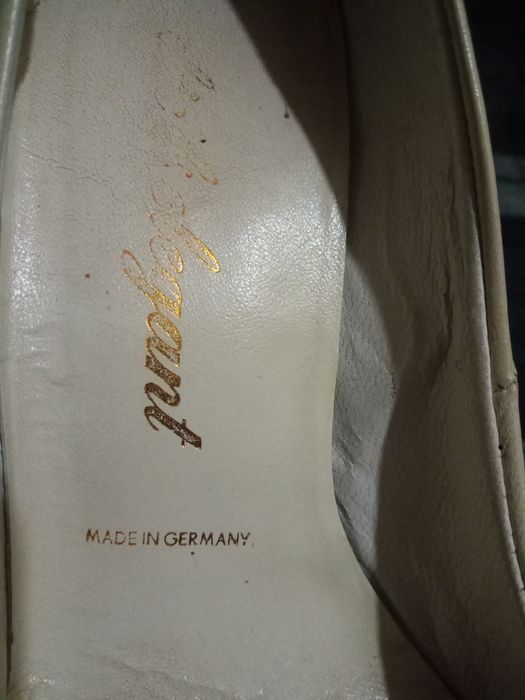 Туфли на каблуке 37 белые с бантом лодочки свадебные Германия кожаные