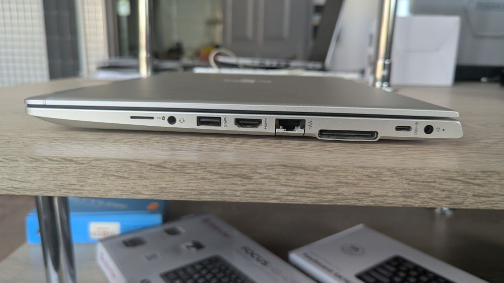 HP EliteBook (14")
