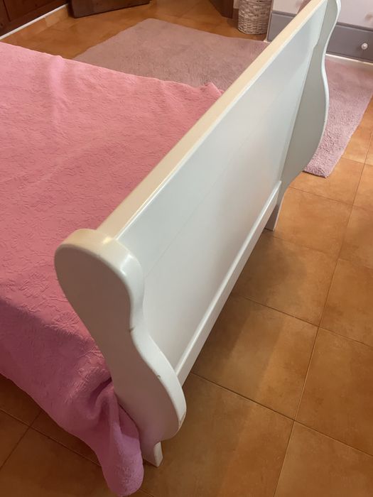 Cama clássica branca de criança + colchão