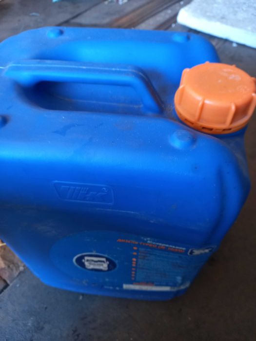 масло  напівсинтетіка 10 W 40    4 л