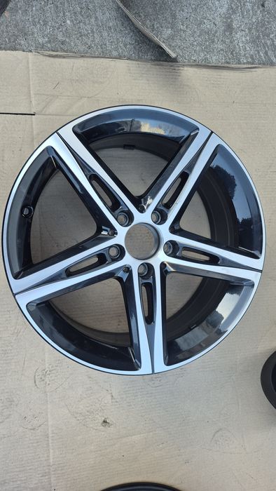 Felga aluminiowa 18", 5x112, et49, 7.5J. Otwór 66.6.