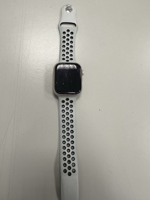Apple Watch Series 7 Nike Edition 45mm Silver