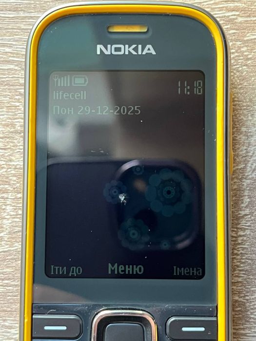 Мобильный телефон Nokia 3720c-2.
