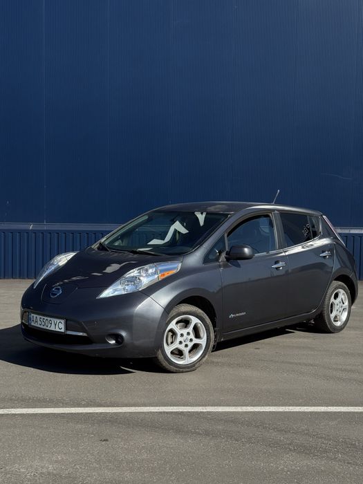 Аренда / прокат / оренда Nissan Leaf
