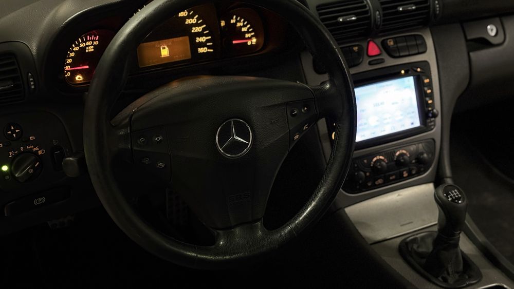 Mercedes Sportcoupe C200 Kompressor (poucos kms) c/ sistema GPL