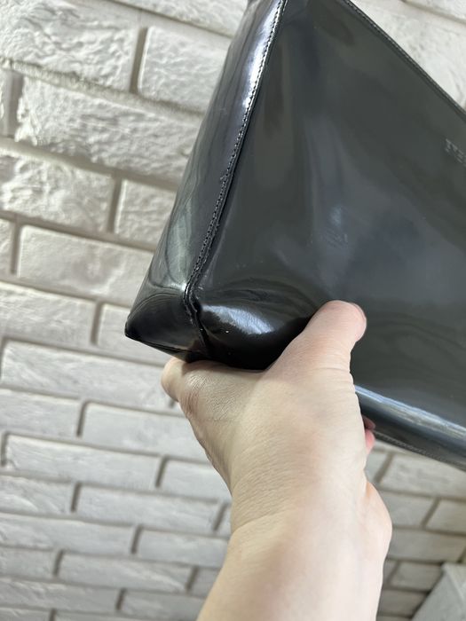 Сумка з лакової шкіри