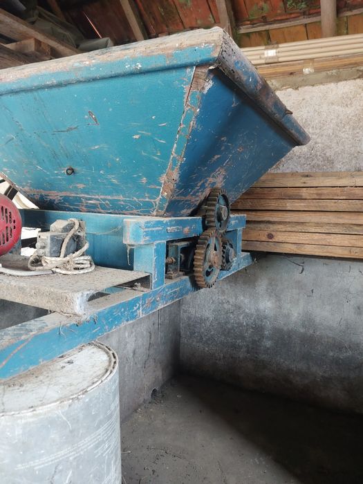 Prensa e Esmagador de uvas