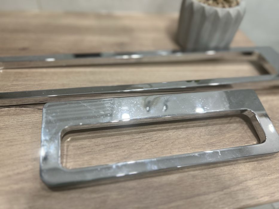 Komplet uchwytów ręcznikowych metalowe chromowane Stella, stan bdb