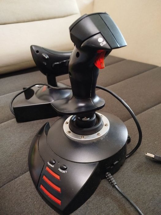 Thrustmaster T-flight Hotas X — джойстик преміум класу