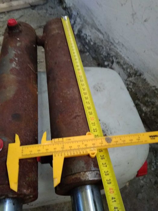Siłownik hydrauliczny jednostronny