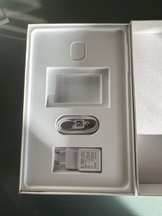 Планшет SAMSUNG Galaxy Tab A SM-T595