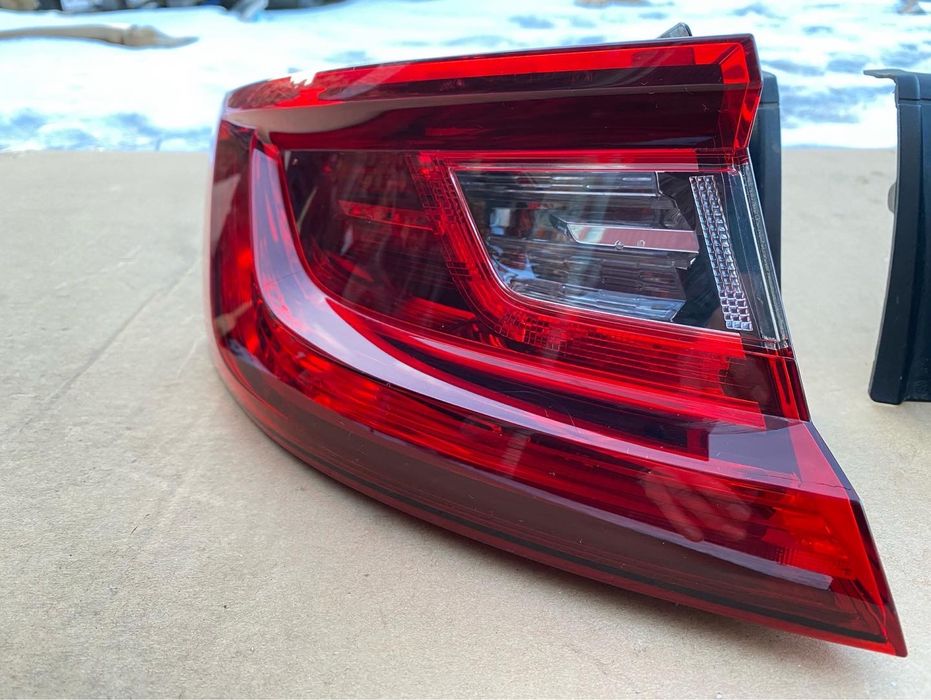 Фонар левый правый Renault Megane 4 хетчбек 265554829R, 265509578R