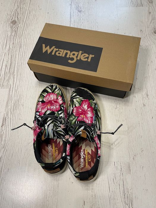 Літнє взуття жіноче wrangler 39р