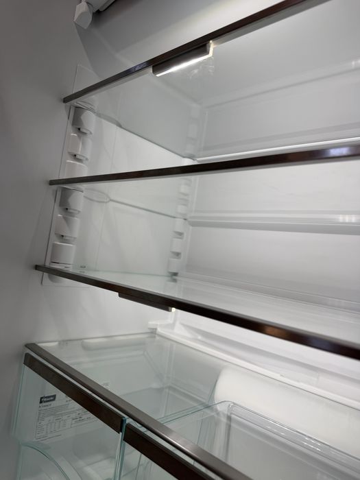Miele K 33442 iF Вбудований 168л A++