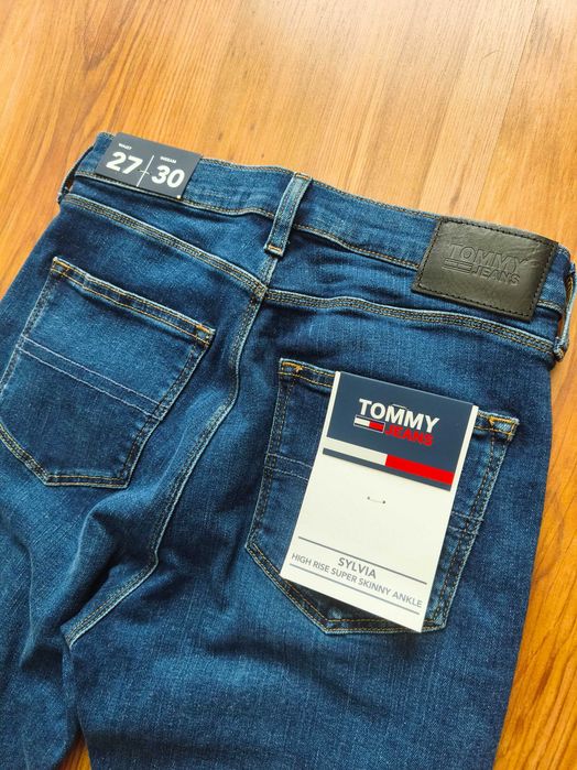Tommy Jeans jeansy damskie (S6P3)