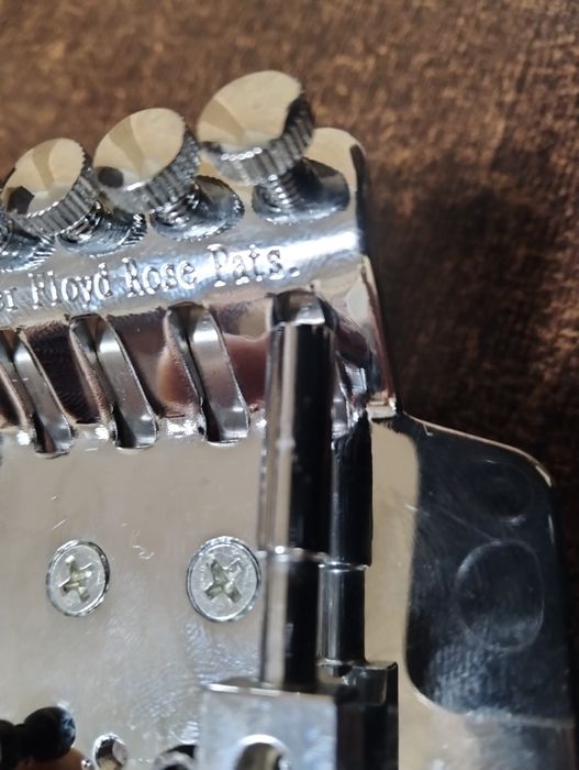 Ponte Flutuante / Floyd Rose