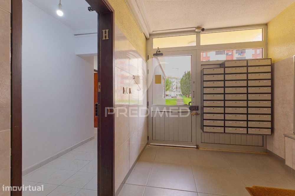 Apartamento T2 na Rua António Aleixo - Quinta do Rouxinol - Miratej...