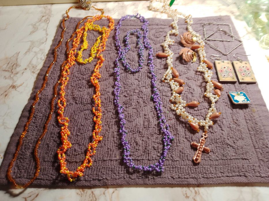 Женские украшения- подвесы колье  бусы серьги  по 50 грн+ подарок