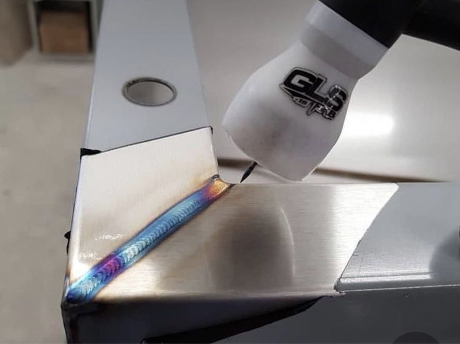 Лазерна різка металу алюмінію гравіювання гнуття