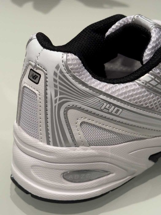 New Balance 740 - 41.5 EU