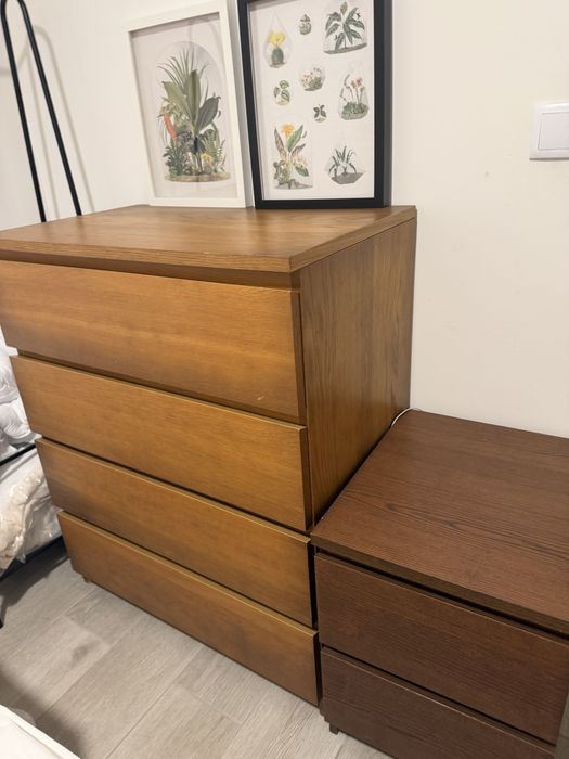 Cómoda 4 Gavetas + Mesa de Cabeceira (IKEA MALM efeito Carvalho)