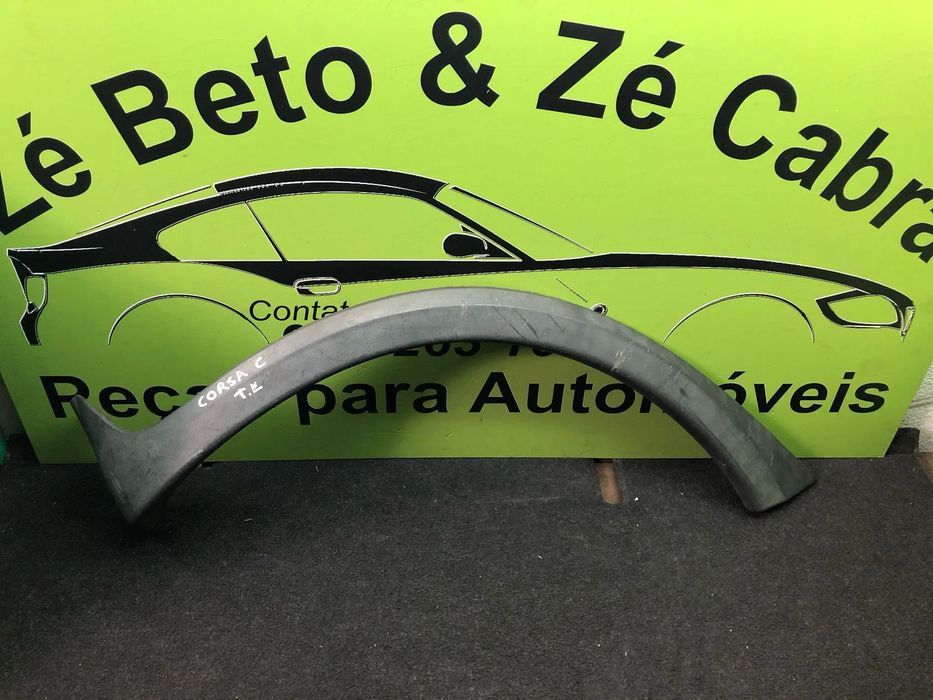 Opel Corsa C - Friso Guarda Lamas Tras Esquerdo / Direito - Z497
