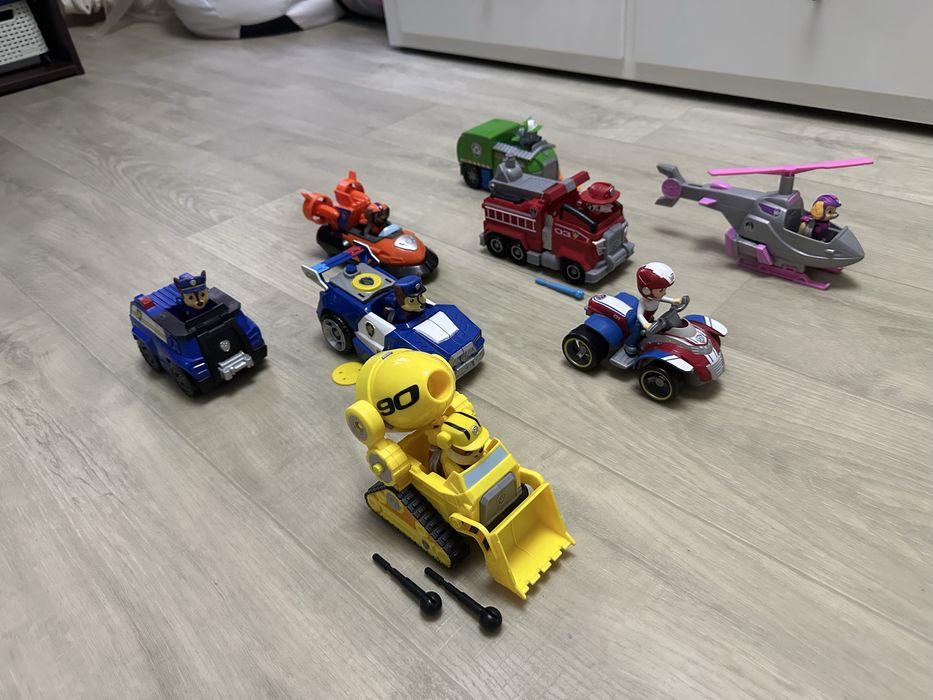 Продам машинки Щенячий патруль ОРИГИНАЛ.