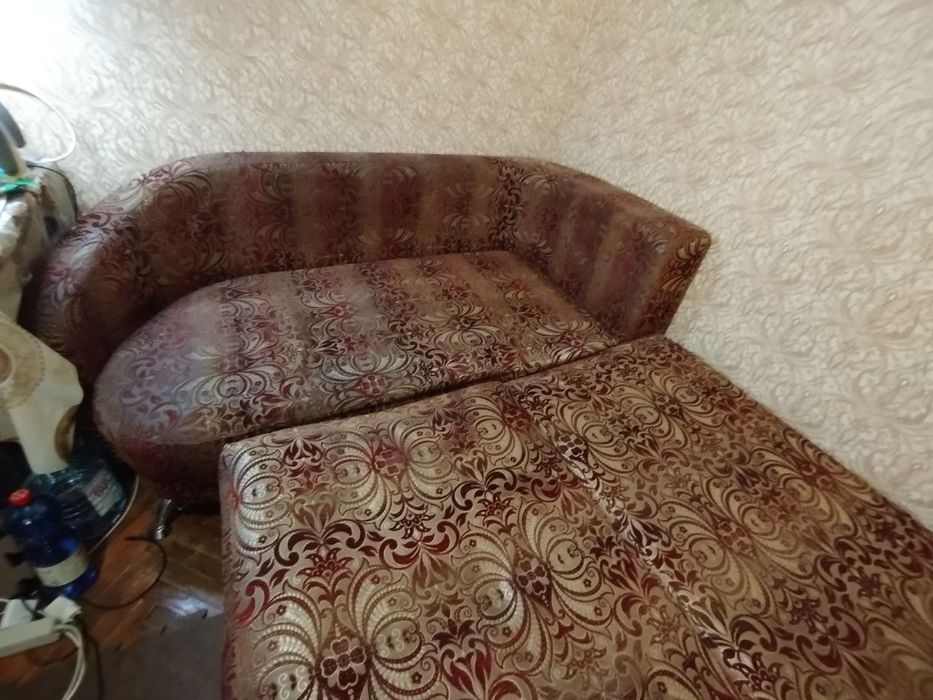 Диван кутовий б/в