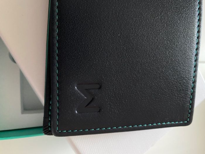 Carteira Inteligente em Pele [Walli]