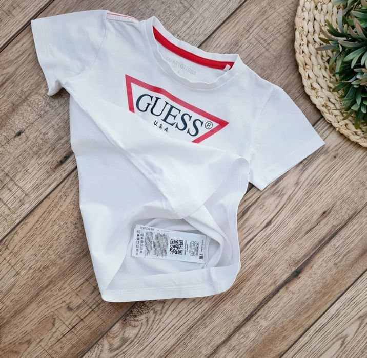 Guess t-shirt z nadrukiem logo 4l.