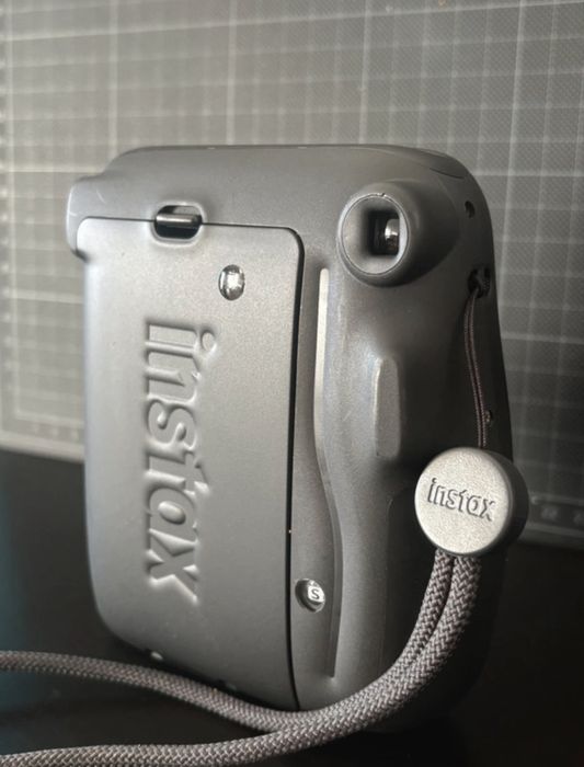 Câmara Instantânea Instax Mini 11 – Como Nova