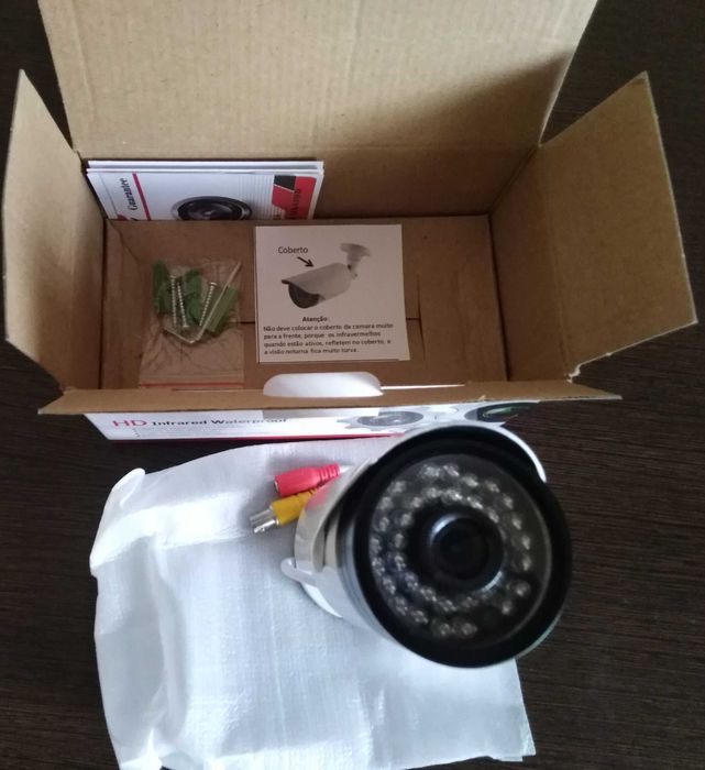 CCTV 5 Câmaras HD + DVR HD 8 canais + Disco 2TB