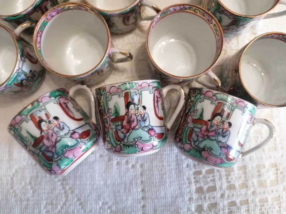 Serviço de café em cerâmica chinesa para 12 pessoas, com 27 peças.
