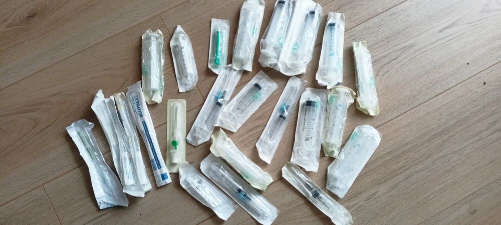 Шприц с иглой 20, 5мм. Пипетка для забора крови