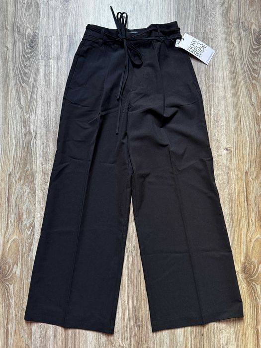 Nowe spodnie firmy Stradivarius