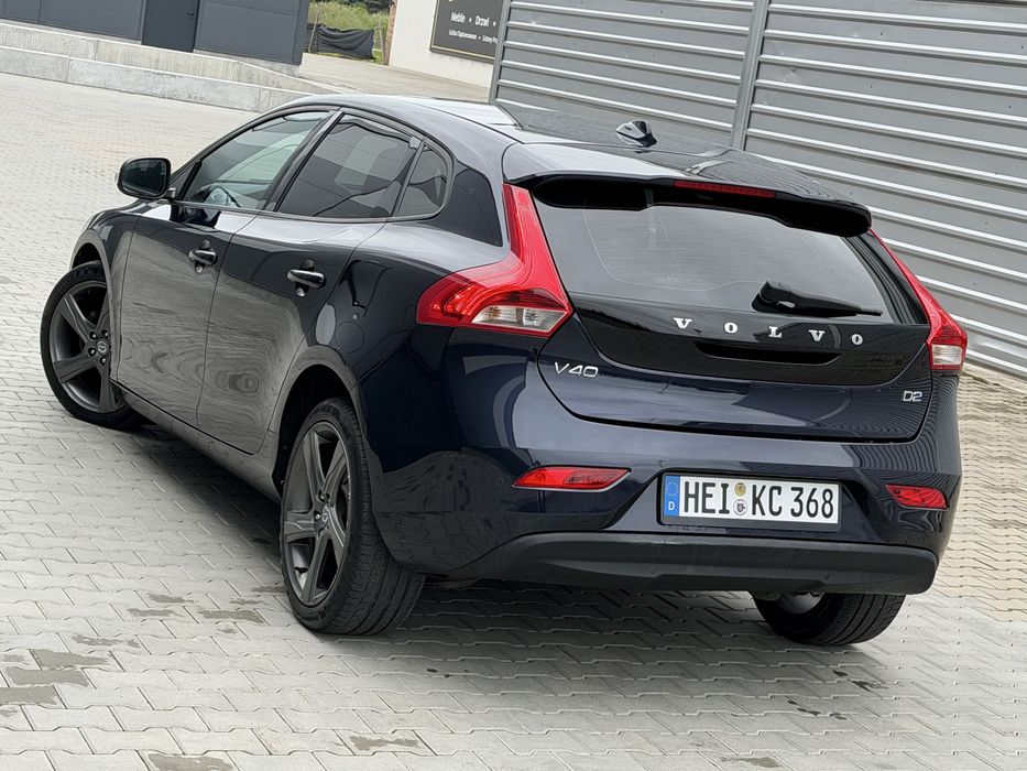 Volvo V40 2.0D D2 PSA 2016 136tys km