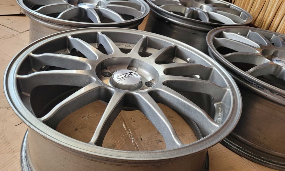 Felgi 18" Oz Superleggera 5x112 + opony