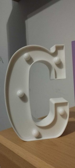 Letra C - Luminosa de plástico Branco