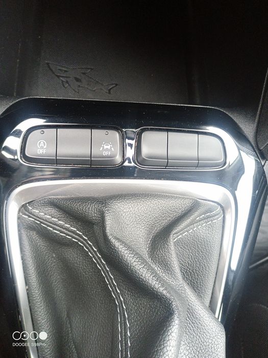 Опель корса f  1.2 бензин 2020р.в