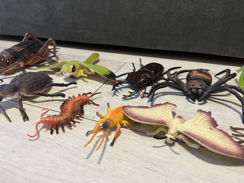 Figurki owadów, itp.