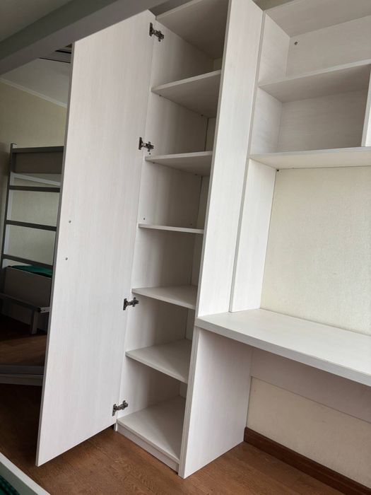 Стильна дитяча/ підліткова  кімната в ідеальному стані